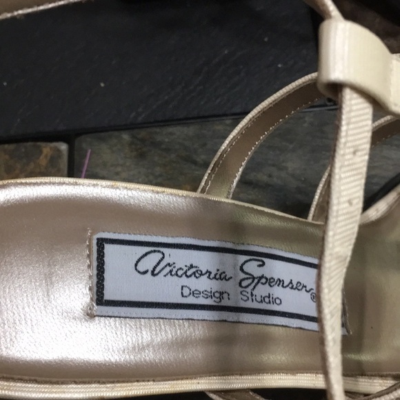 Victoria Spenser, 3” Cabana Heels. Size 8 - Picture 2 of 9